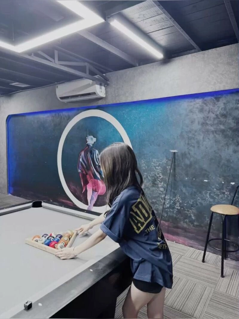 ảnh gái đánh bida che mặt