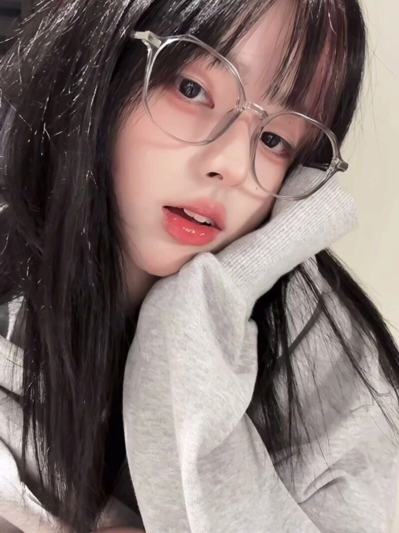 ảnh gái xinh đeo kính 2k12