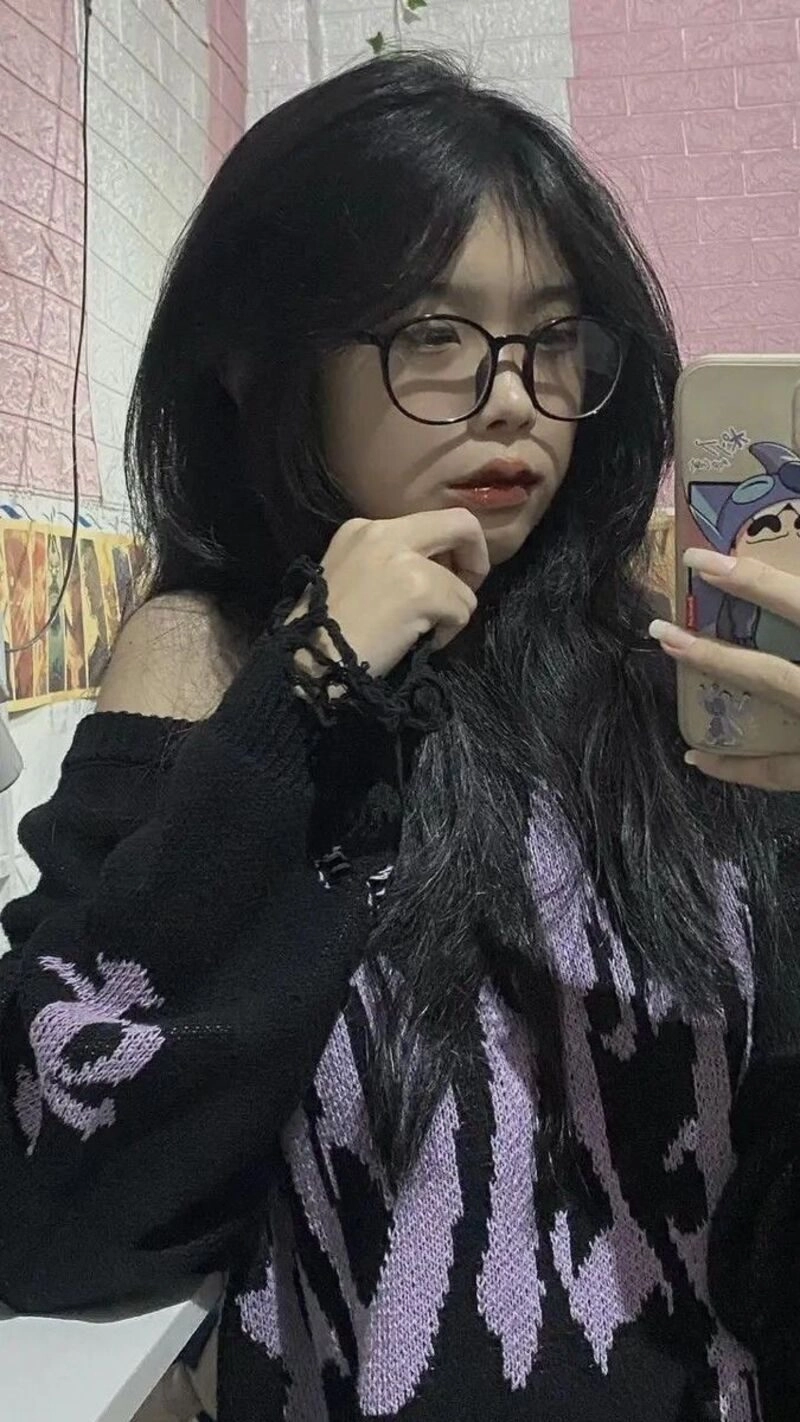 ảnh gái xinh đeo kính mặc bikini