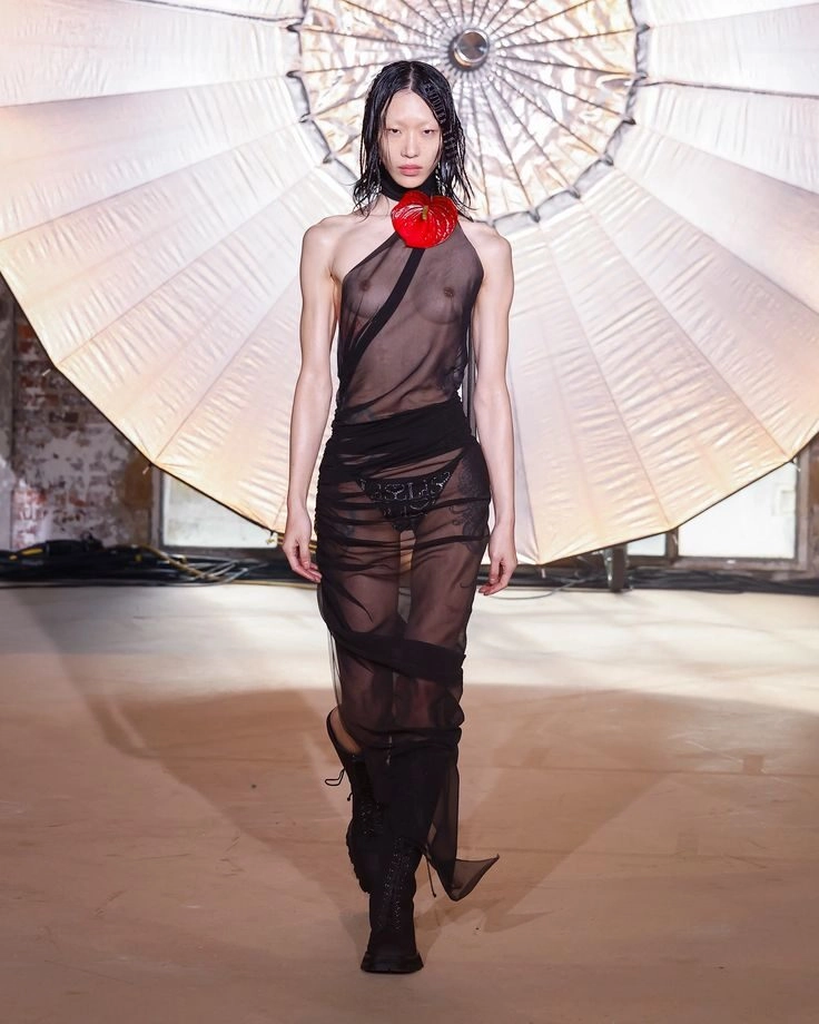 ảnh gái xinh lộ hàng