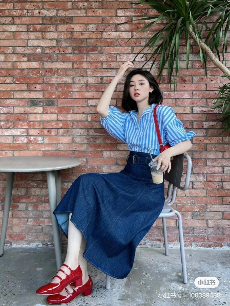 Chân váy jean dài phối với áo gì? 99+ cách mix & match siêu điệu cho nàng