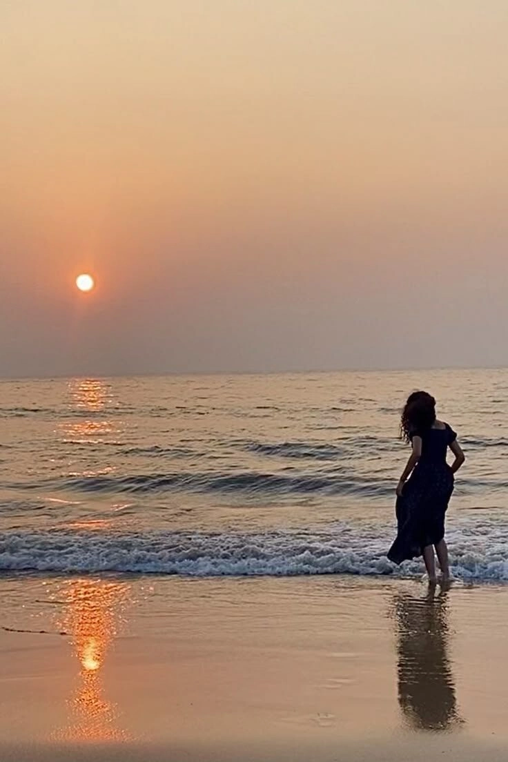 ảnh chụp sau lưng buồn