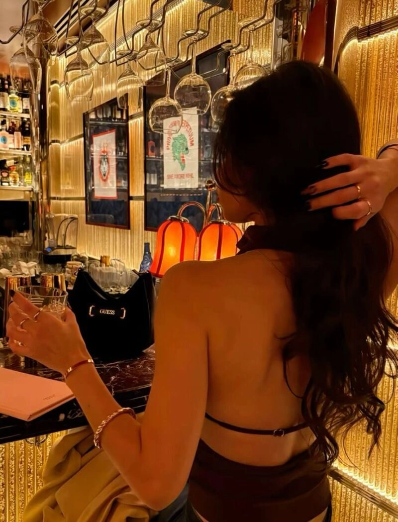 ảnh gái đi bar đẹp