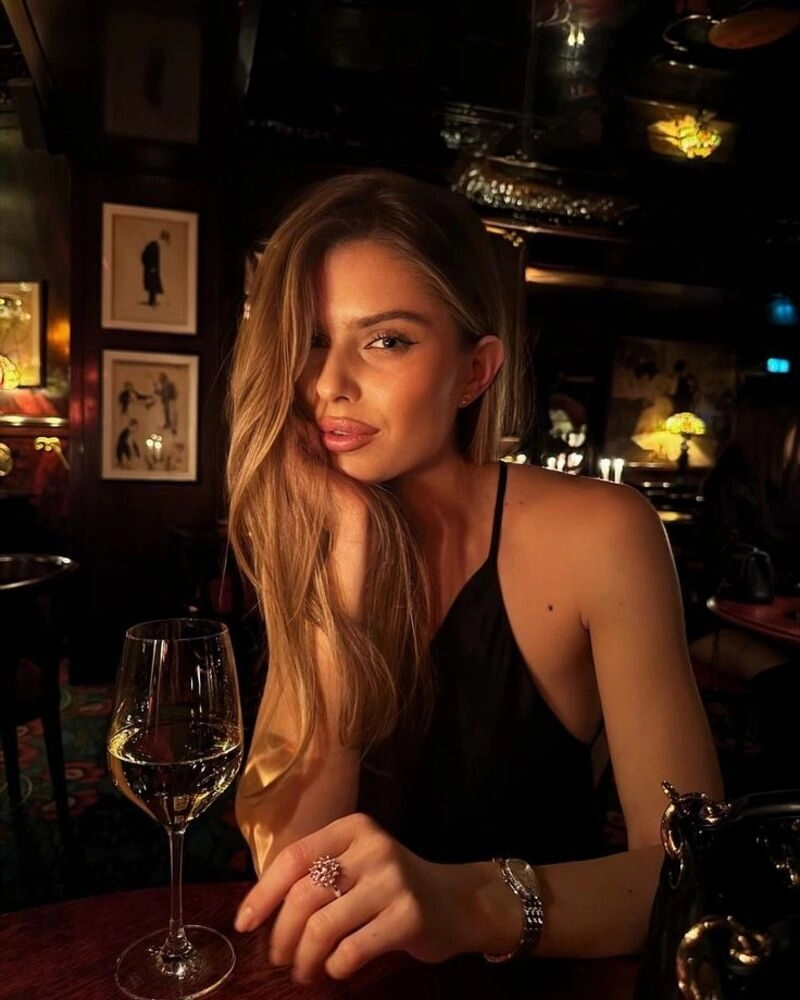 ảnh gái đi bar đẹp