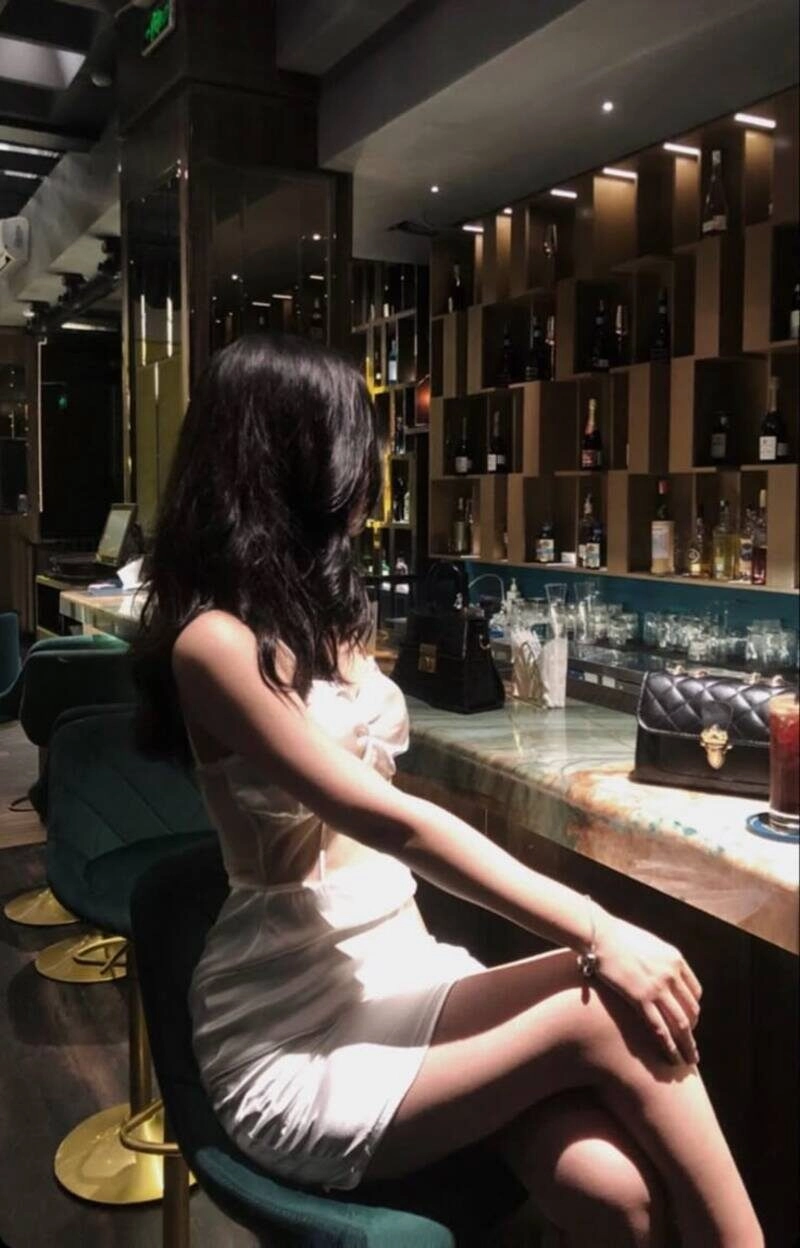 ảnh gái đi bar đẹp