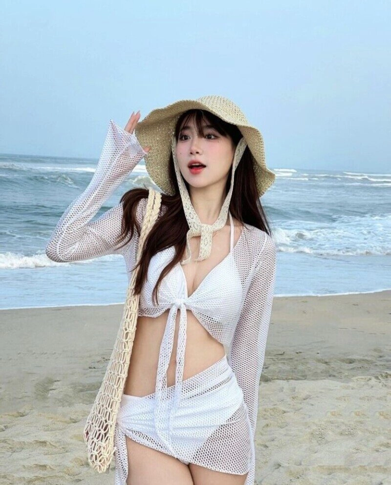 ảnh gái đi biển