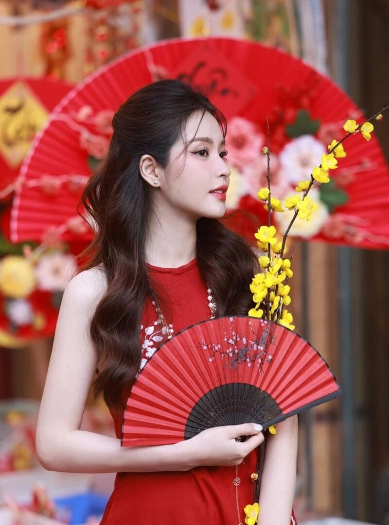 Đốn tim loạt ảnh gái tết xinh tươi, rạng rỡ đón xuân