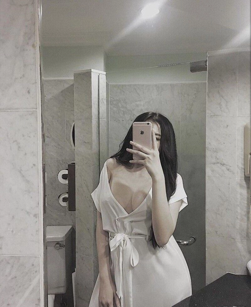 ảnh gái xinh khoe ti