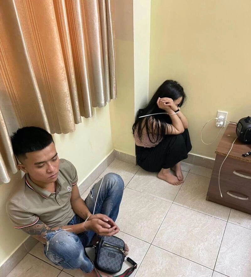 ảnh nhà nghỉ có gái