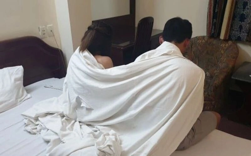 ảnh nhà nghỉ có gái