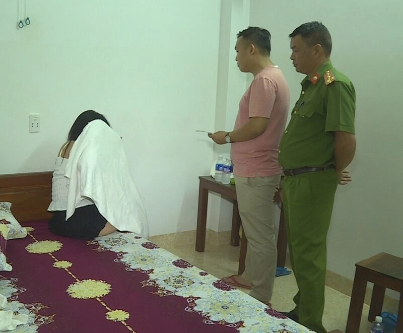 ảnh nhà nghỉ có gái