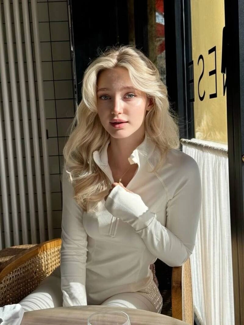 hình ảnh cô gái hà lan