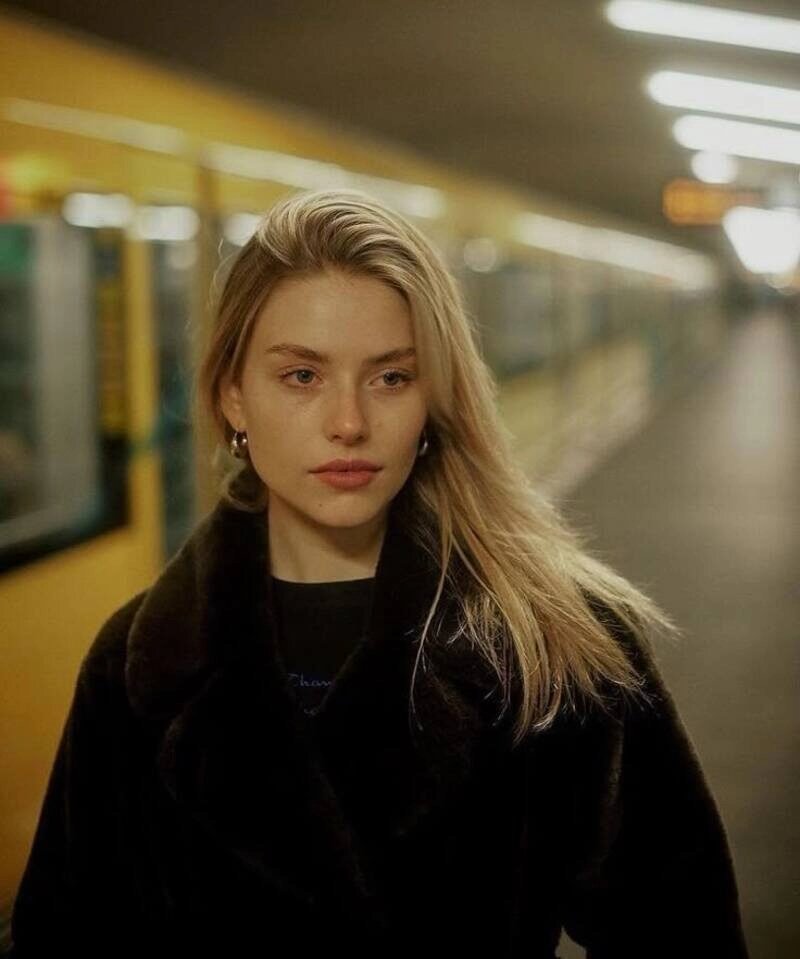 hình ảnh cô gái hà lan