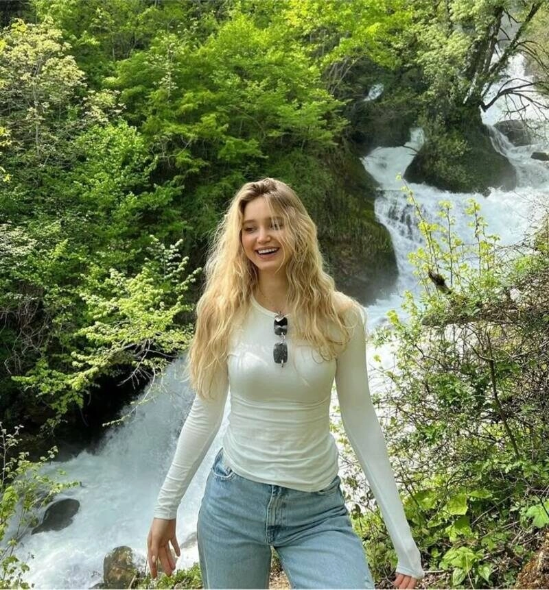 hình ảnh cô gái hà lan