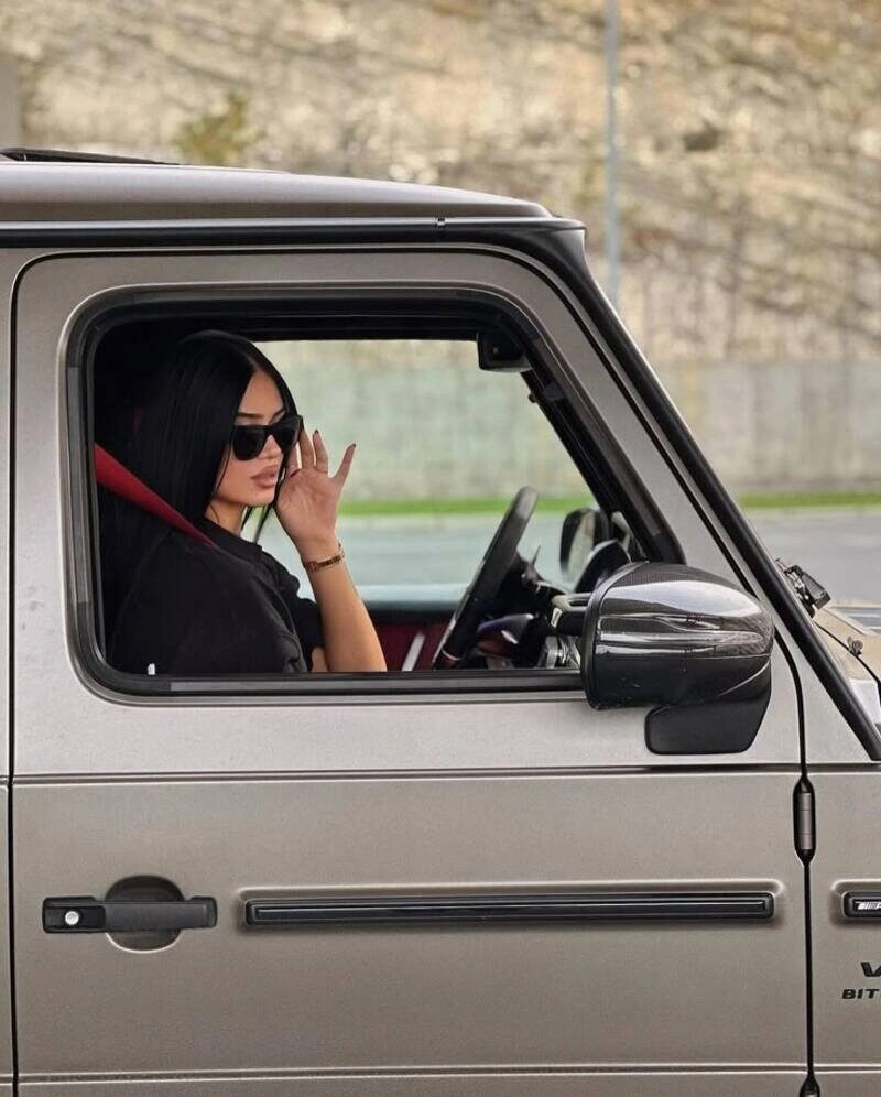 Top 999+ hình ảnh con gái lái xe ô tô chất, quyến rũ chết người