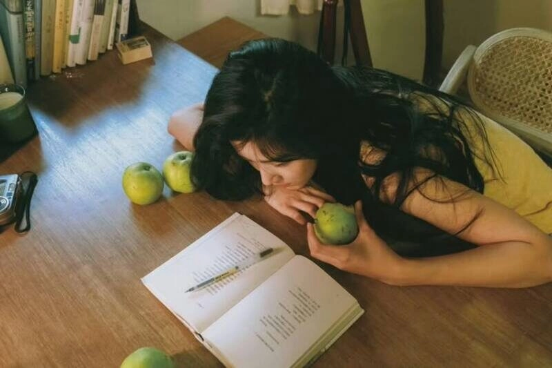 ảnh bìa tâm trạng buồn con gái