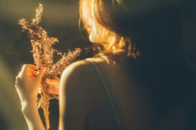 ảnh bìa tâm trạng buồn con gái