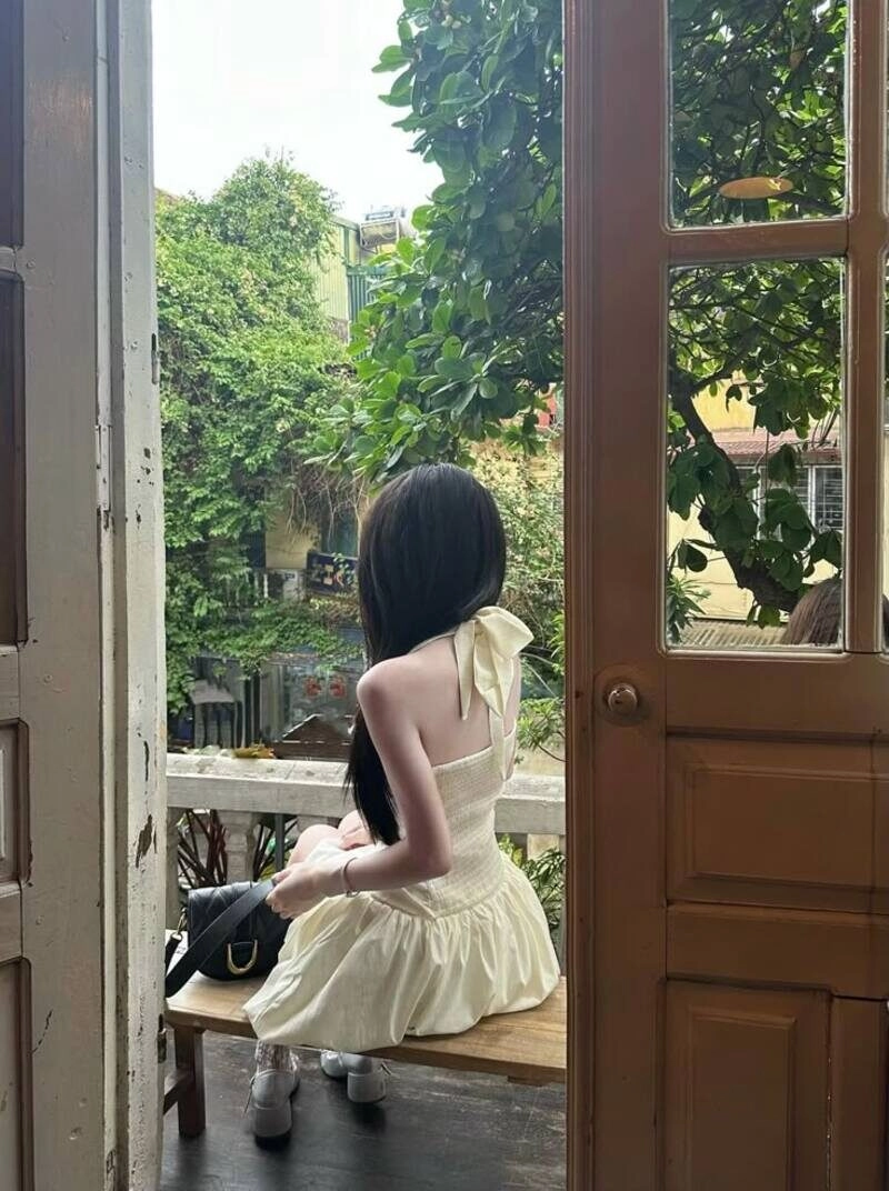 ảnh bóng lưng cô gái