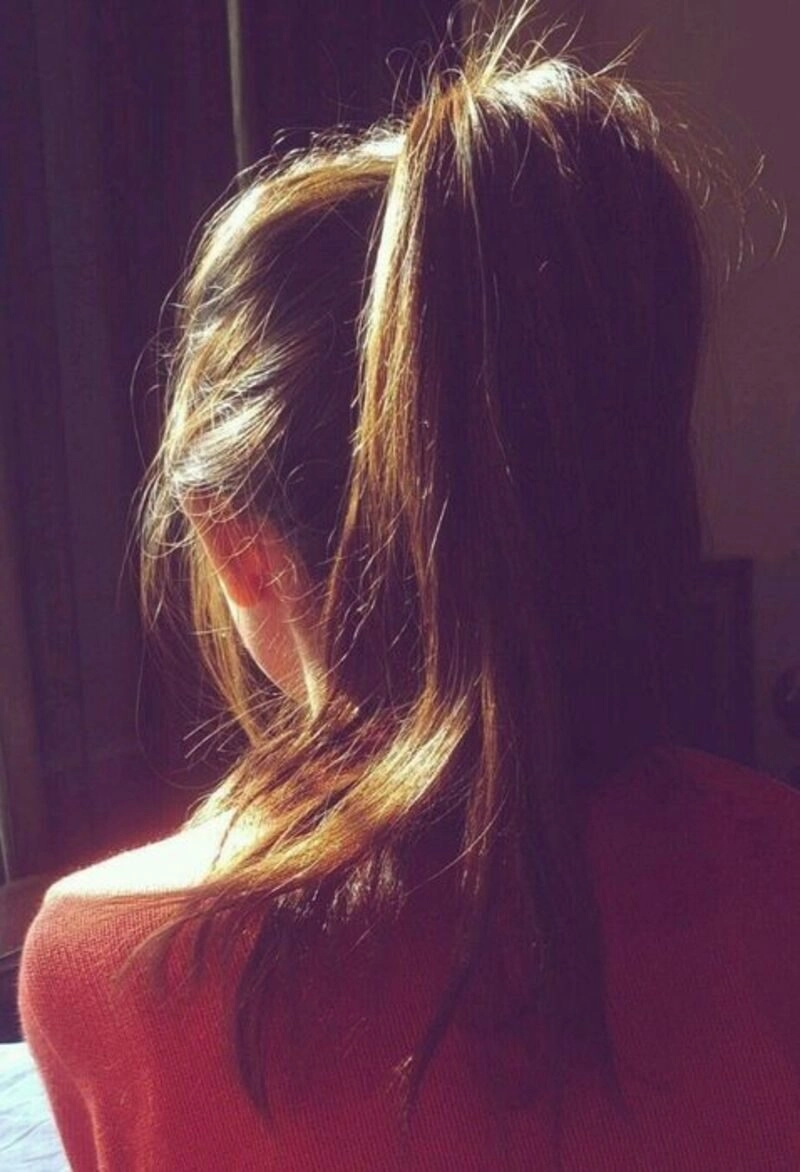 ảnh bóng lưng cô gái