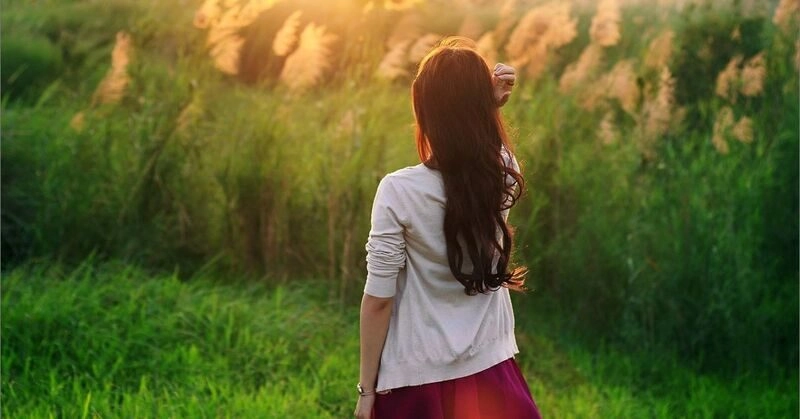 ảnh bóng lưng cô gái