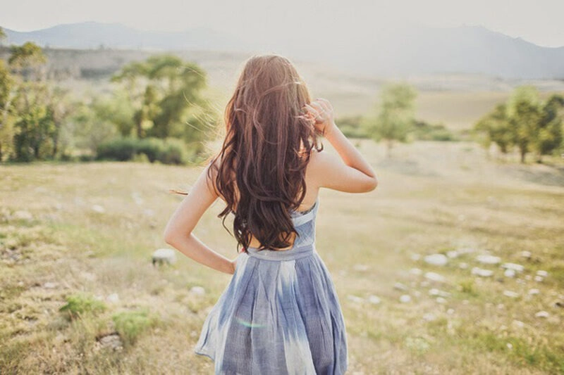 ảnh bóng lưng cô gái