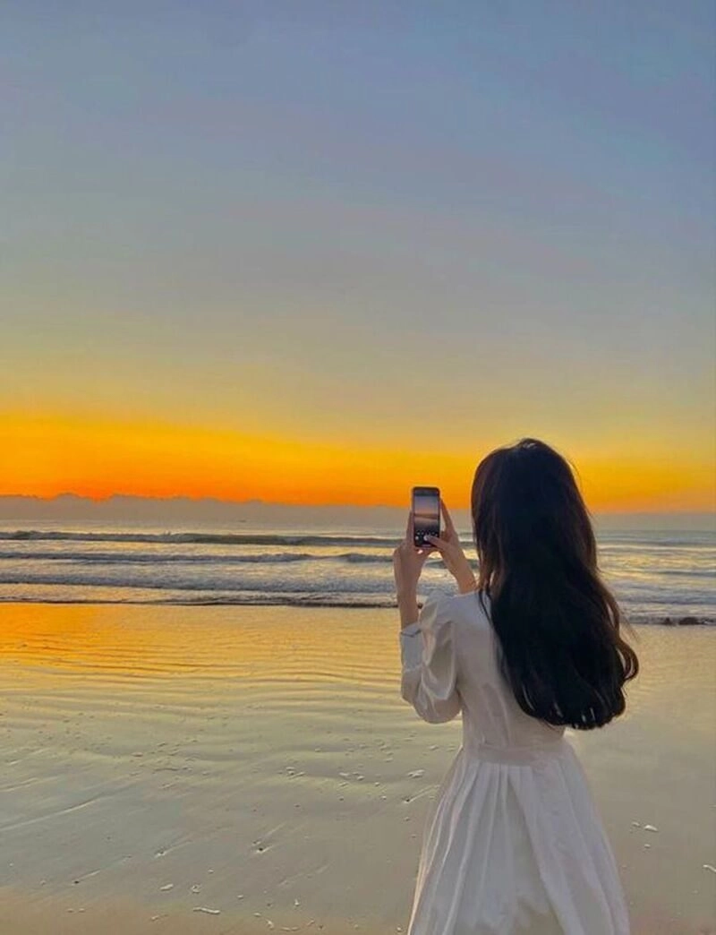 ảnh bóng lưng cô gái