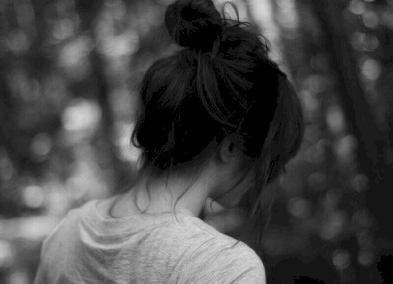 ảnh bóng lưng cô gái