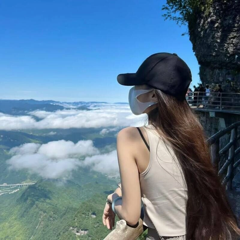 ảnh chụp sau lưng buồn