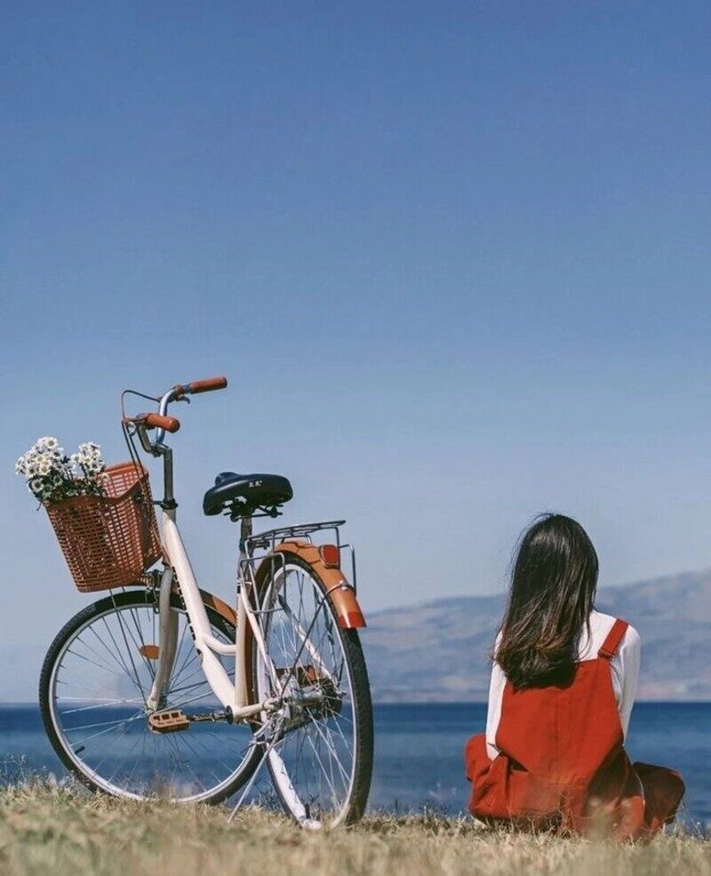 ảnh chụp sau lưng buồn