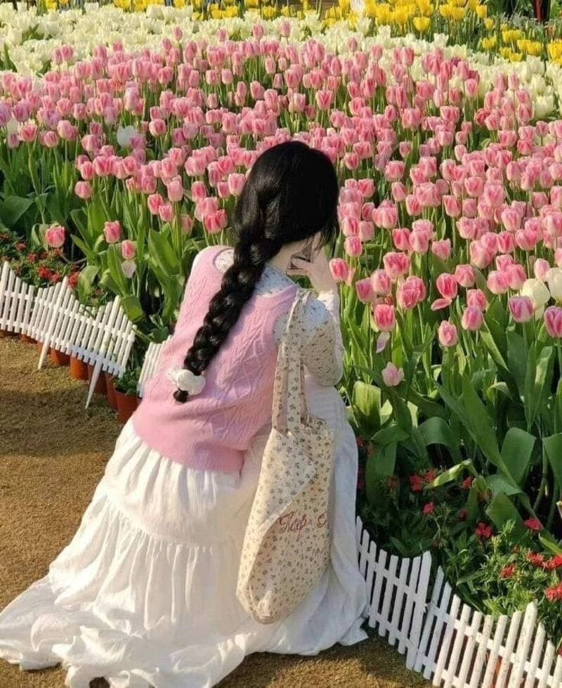 ảnh chụp sau lưng buồn