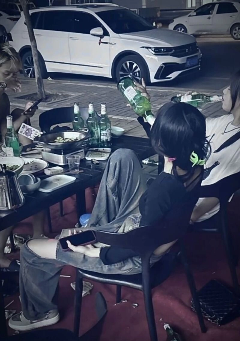 ảnh con gái nhậu say