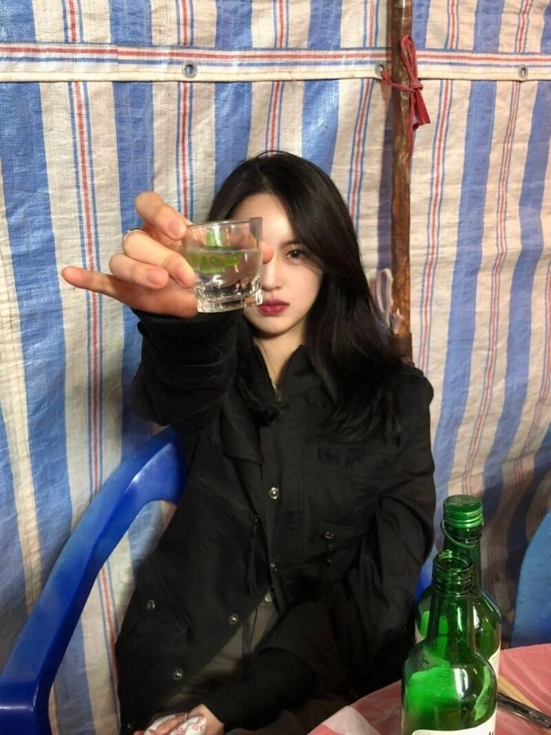 ảnh con gái nhậu say