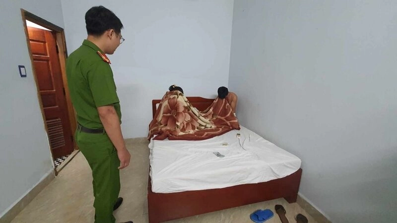 ảnh gái nhà nghỉ