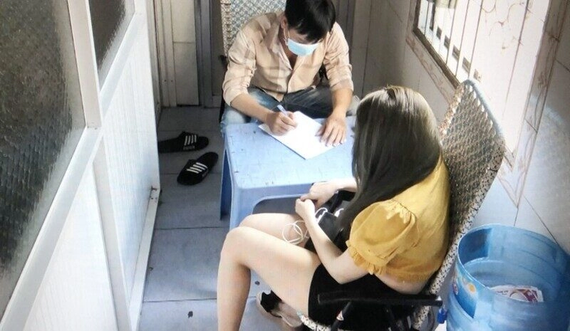 ảnh gái trong nhà nghỉ