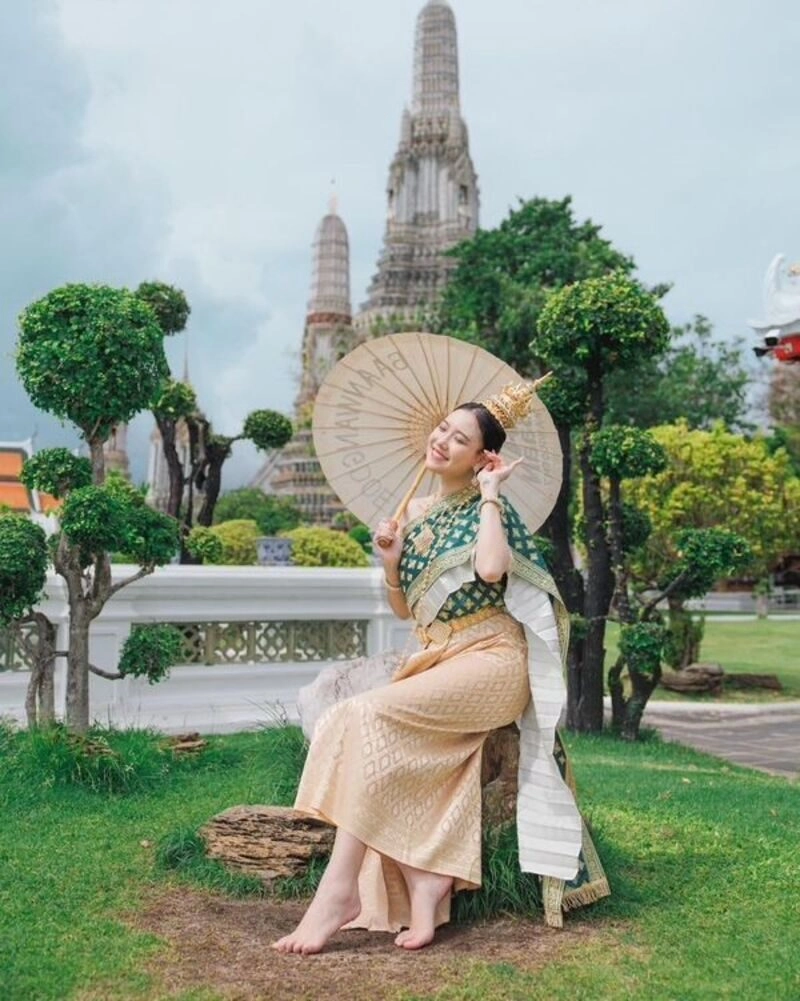 ảnh gái thái lan mặc trang phục truyền thống