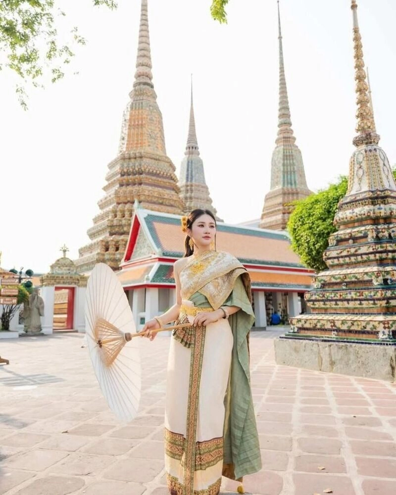 ảnh gái thái lan mặc trang phục truyền thống