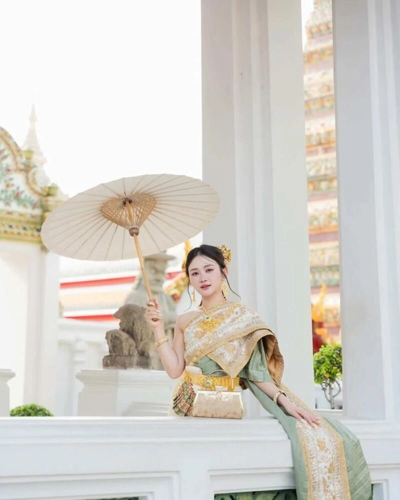 ảnh gái thái lan mặc trang phục truyền thống