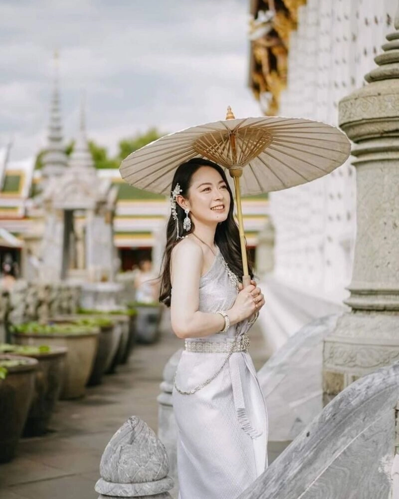 ảnh gái thái lan mặc trang phục truyền thống