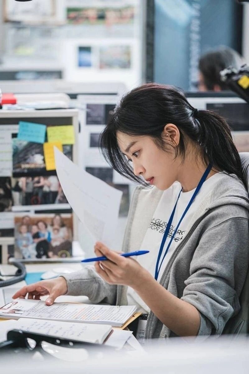 ảnh gái văn phòng làm việc