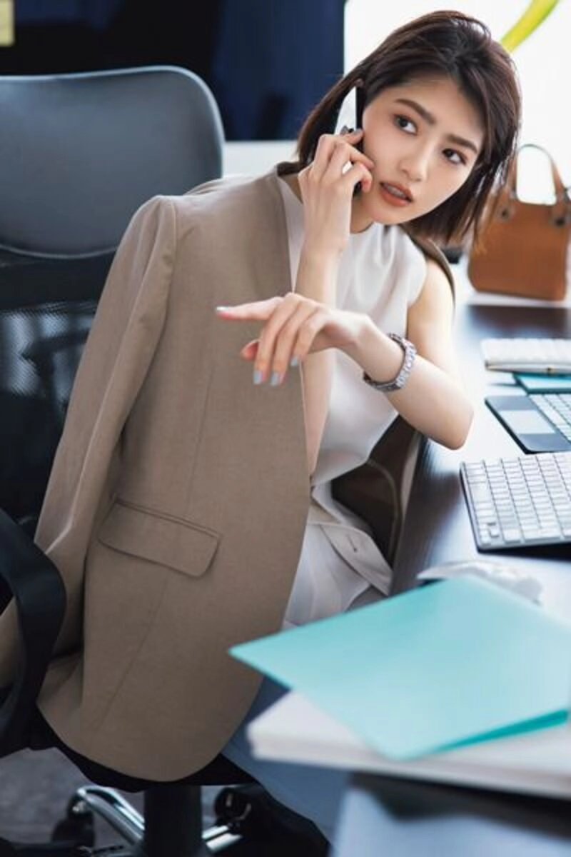 ảnh gái văn phòng làm việc