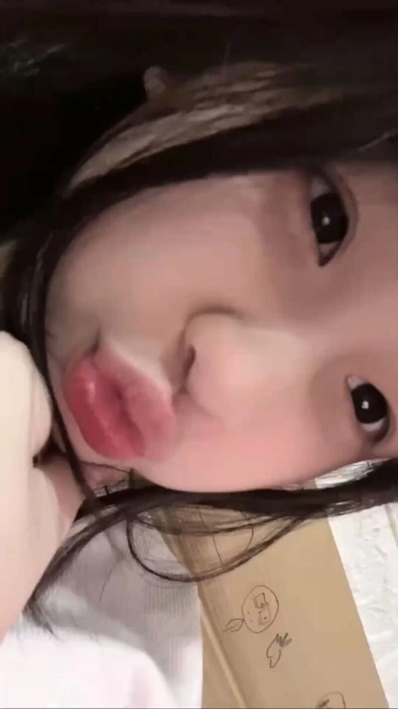 ảnh gái xinh chu mỏ