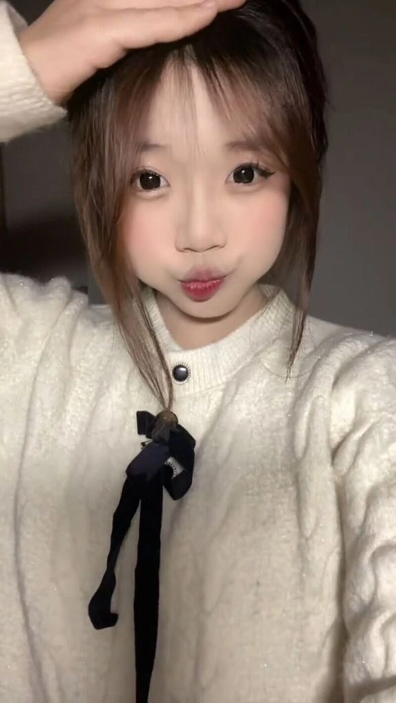 ảnh gái xinh chu mỏ