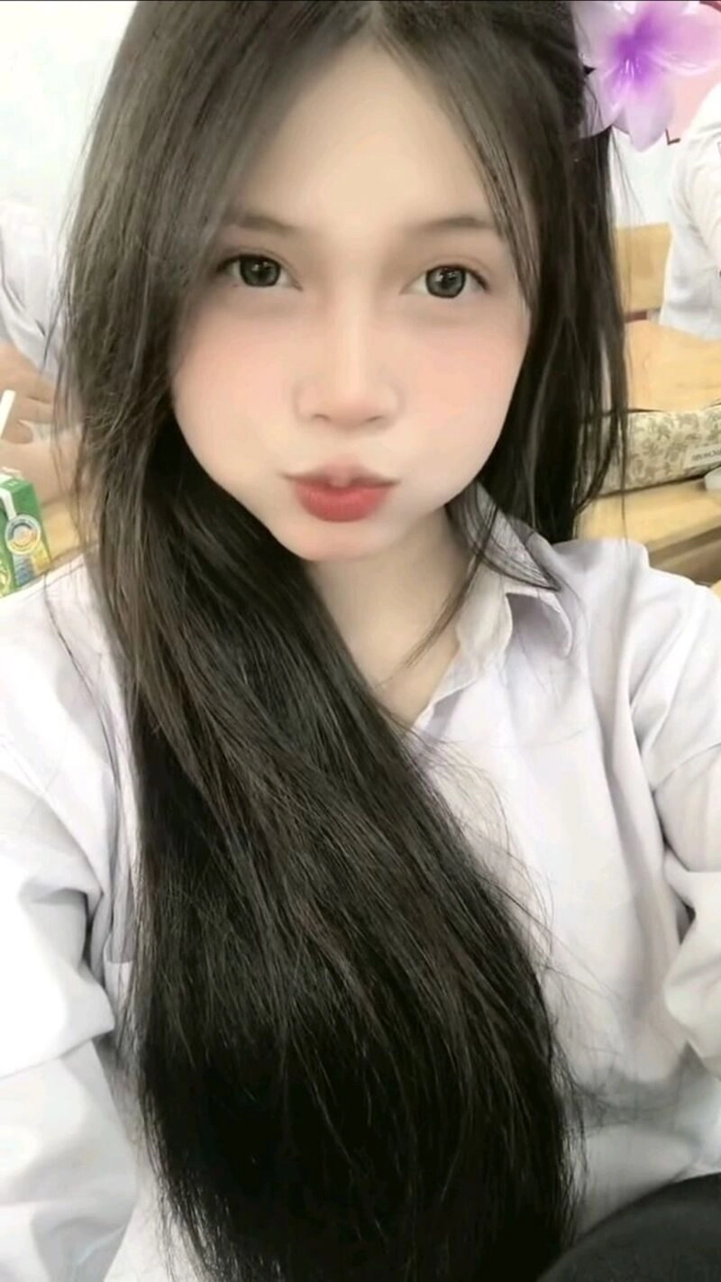 ảnh gái xinh chu mỏ