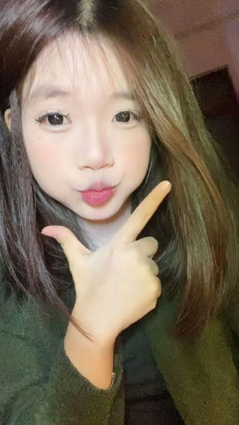 350 ảnh gái xinh chu mỏ với biểu cảm đáng yêu, đốn tim