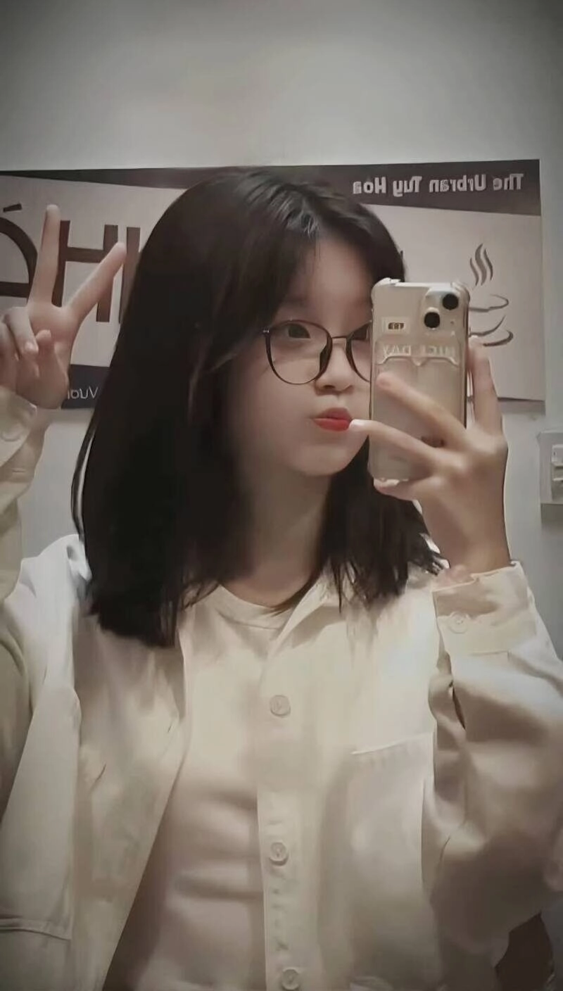 ảnh gái xinh chu mỏ