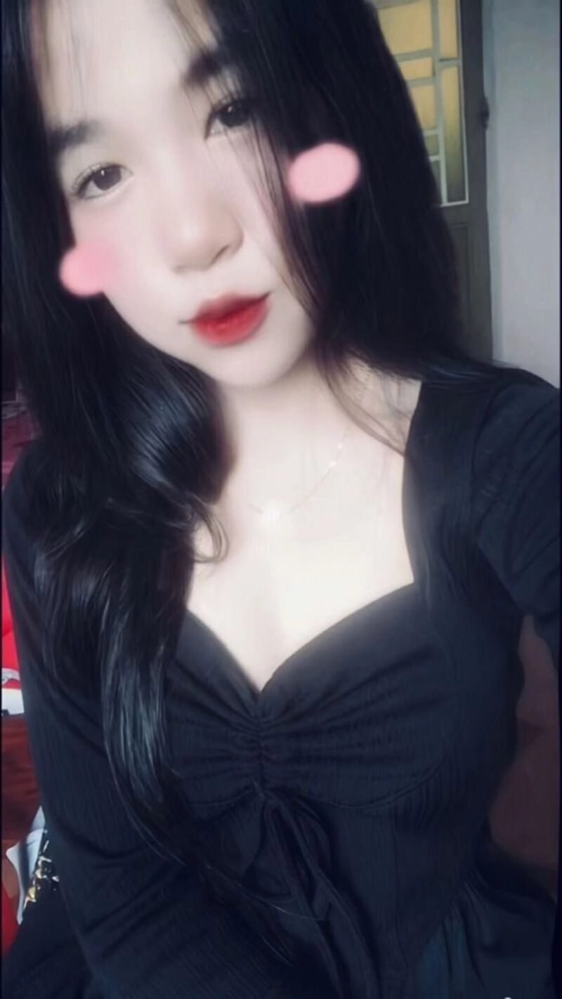 ảnh gái xinh chu mỏ