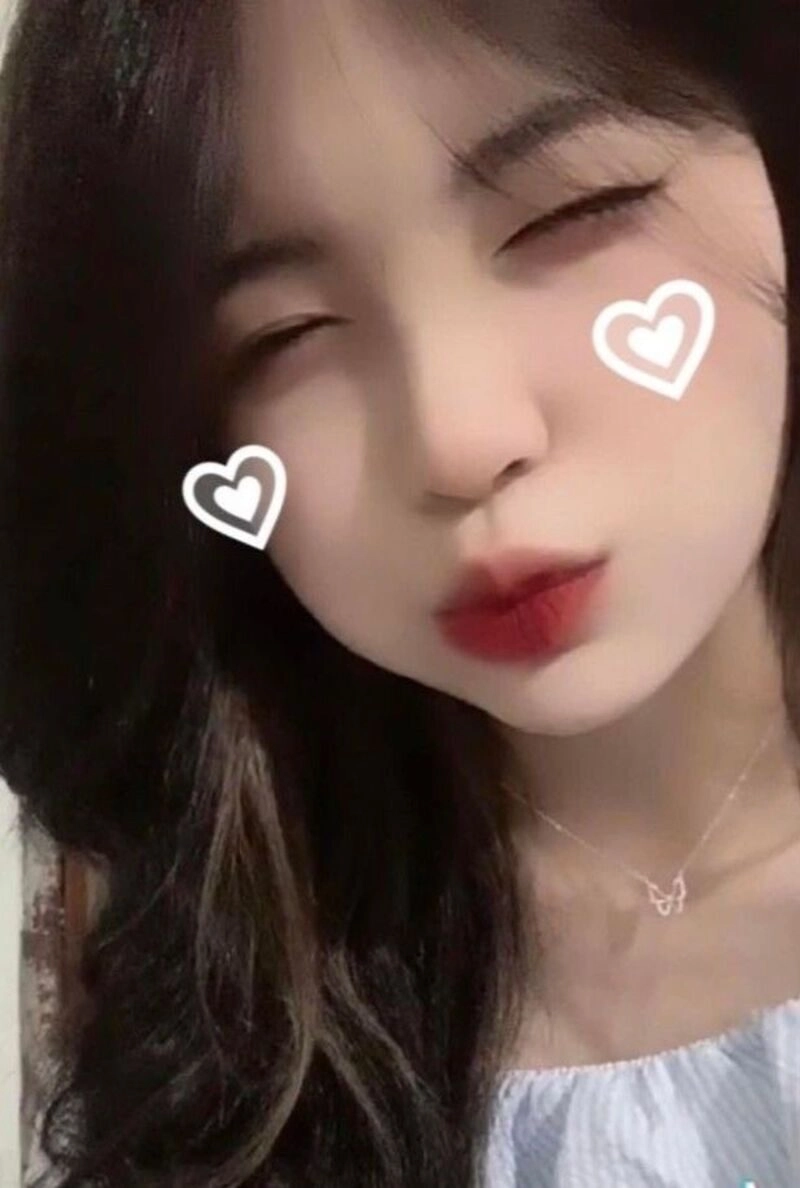 ảnh gái xinh chu mỏ