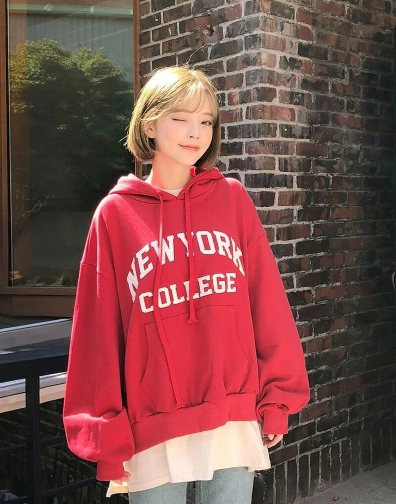 ảnh gái xinh mặc áo hoodie