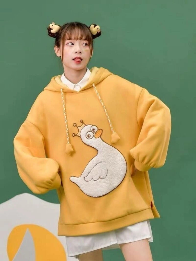 ảnh gái xinh mặc áo hoodie