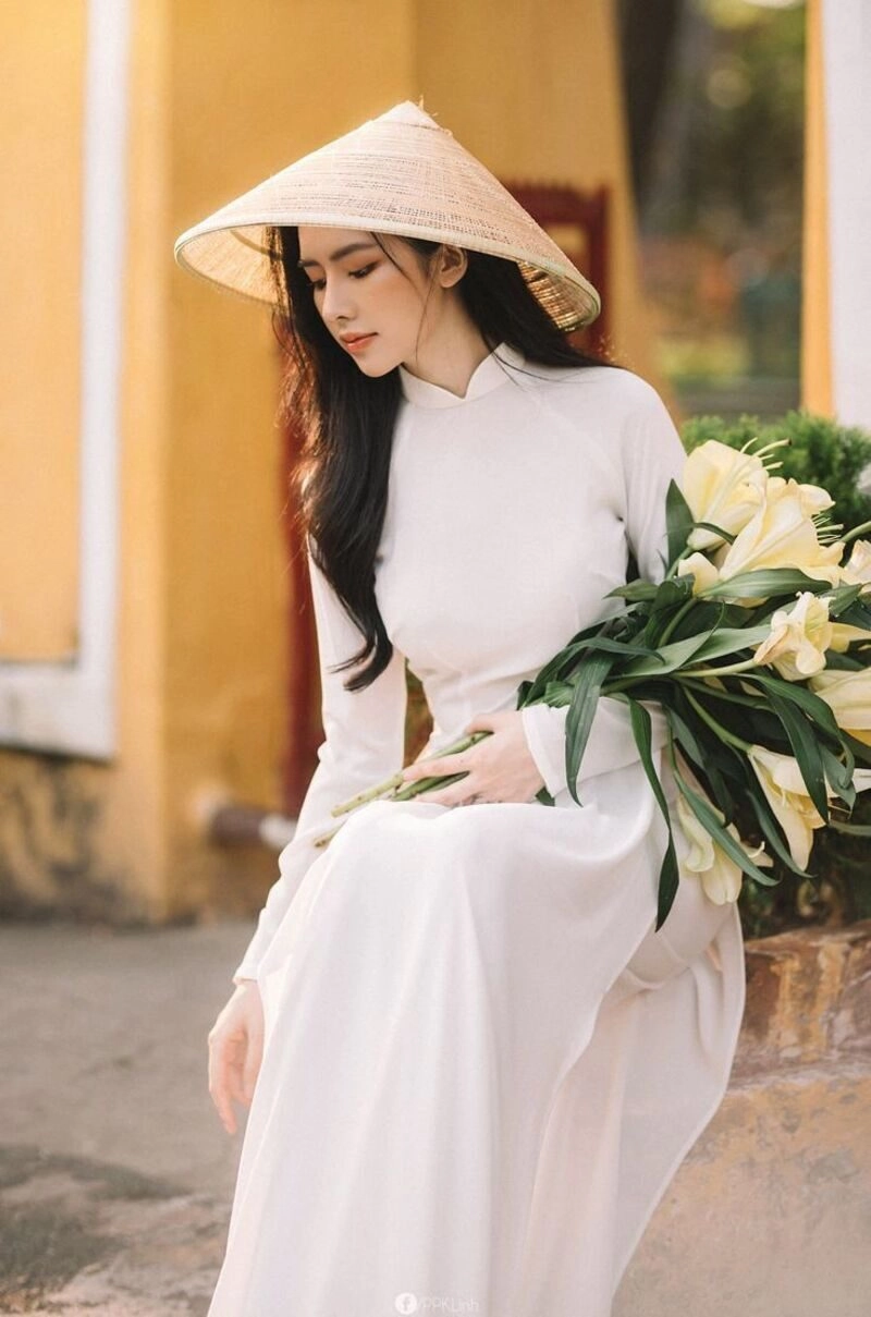 Top 30+ ảnh cô gái áo dài tôn lên nét đẹp truyền thống, say đắm lòng người